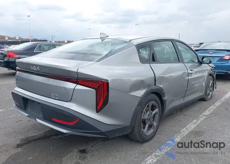 2025 Kia K4 Lxs из США, поврежденный, VIN 3KPFT4DE9SE141593